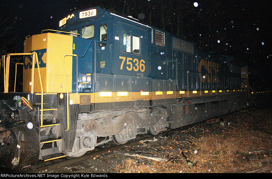 CSX C40-8 #7536 on K799